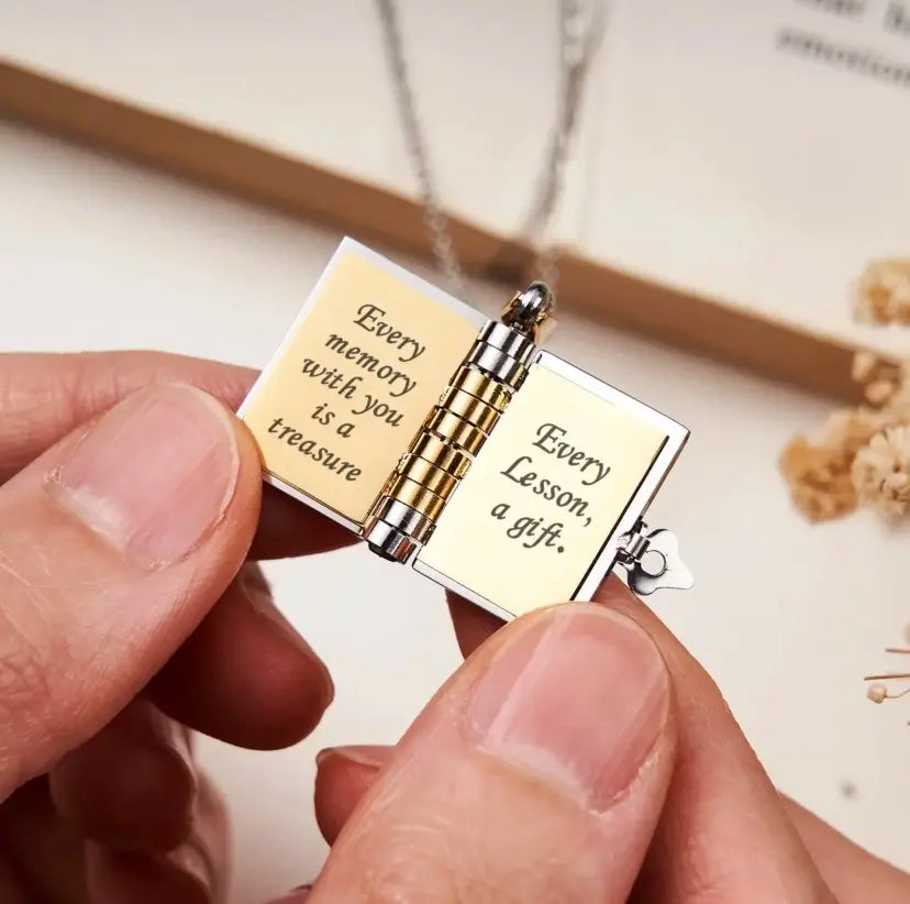 Best Mom Ever Book Necklaceāthe perfect gift choice for Mother's Day. Featuring a charming book-style design, it is meticulously crafted from rust-resistant 316 titanium steelāan ideal gift for Mom, a daughter, a son, or a loved one.