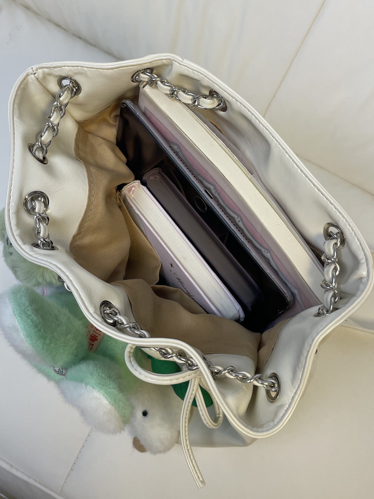 JoJo will be the center of attention with her super cute DIY bag!