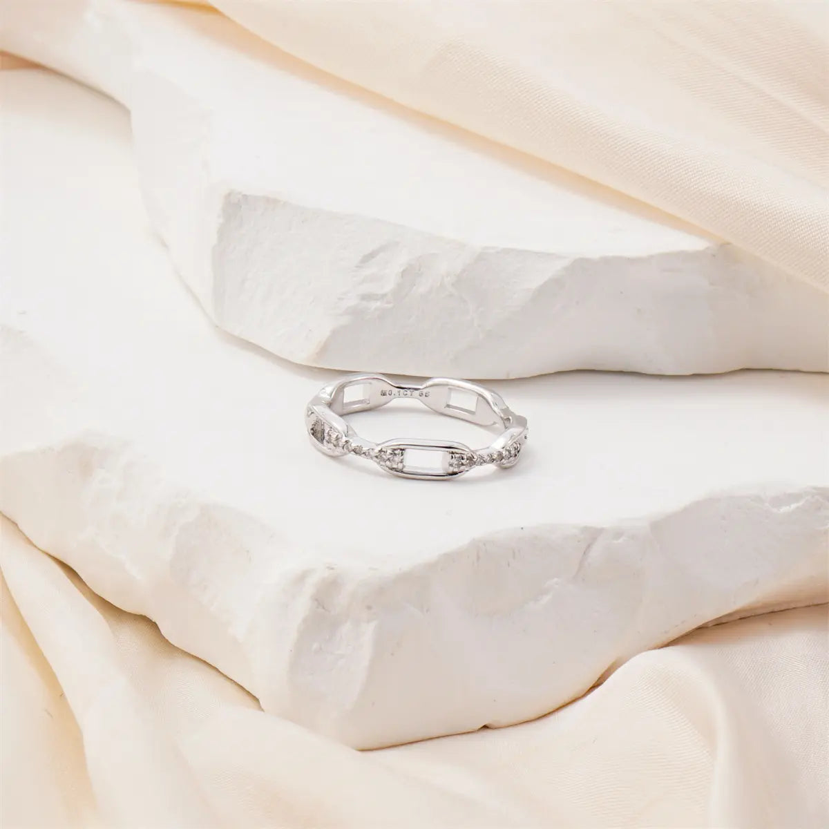 Moissanite Hip Hop Unisex Chained Ring Copper Ring Jewelry Perfect Birthday Engagement Wedding Anniversary Gift for Men Women