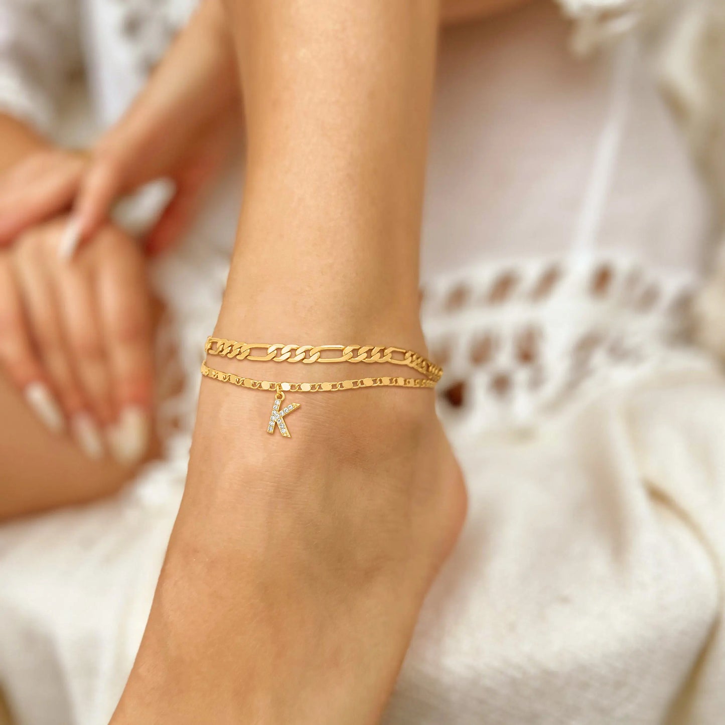 Tobilleras para mujer con delicada cadena y colgante de inicial, hipoalergénicas, con letras de la A a la Z, regalos para niñas, moderno, tamaño ajustable, impermeable, accesorios de disfraz