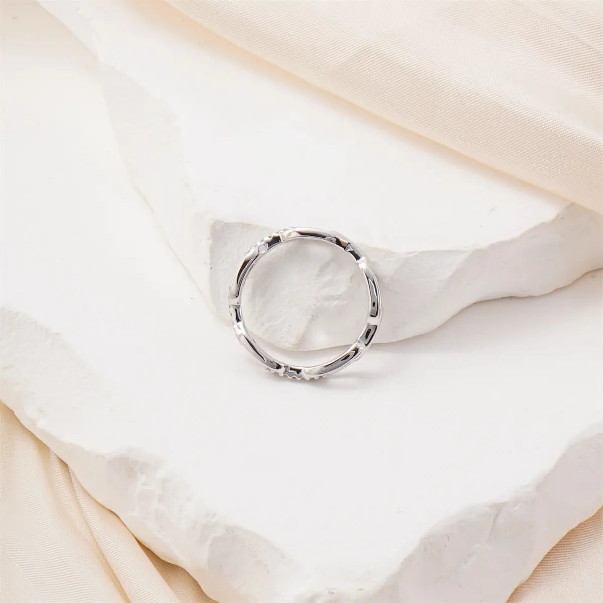 Moissanite Hip Hop Unisex Chained Ring Copper Ring Jewelry Perfect Birthday Engagement Wedding Anniversary Gift for Men Women