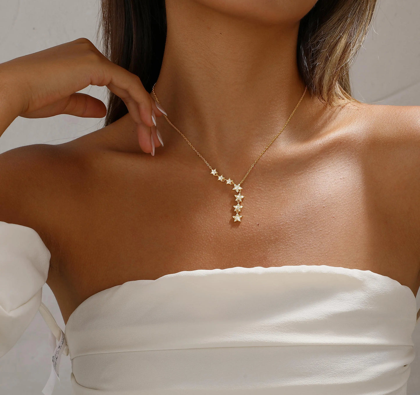 Crystal Dainty Star Necklace for Women 18K Gold Plated Star CZ Charm Statement Y-Necklace Gold/Silver Shining Exquisite Choker Necklace for Women Adjustable Jewelry Gifts